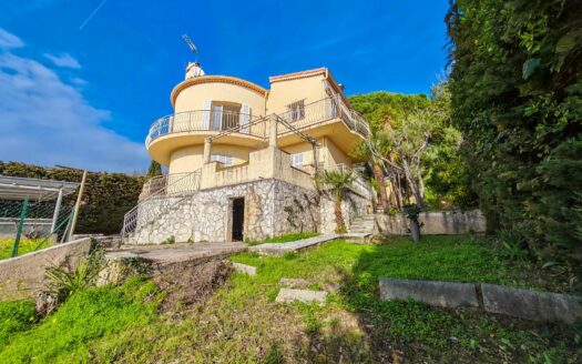 Villa 246 m² sur un terrain de 1557m² au calme absolu