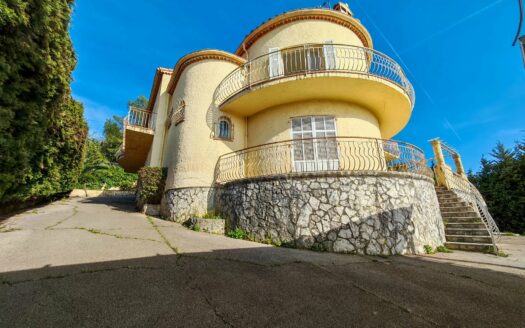 Villa 246 m² sur un terrain de 1557m² au calme absolu